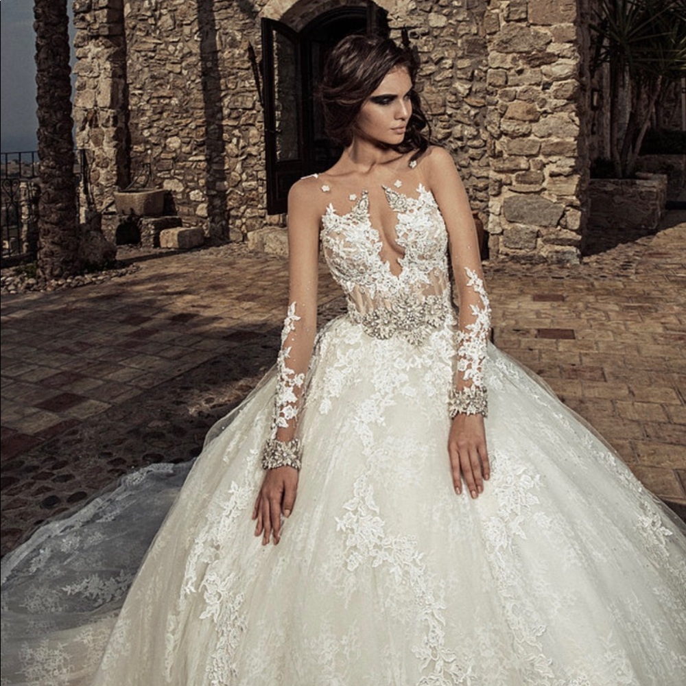Corona Borealis Wedding Dress - w/ underskirt/veil
